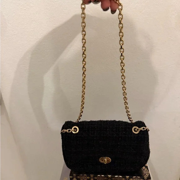 Black Sparkly Tweed Crossbody Bag with Gold Hardware & Chain Strap - Picture 5 of 6